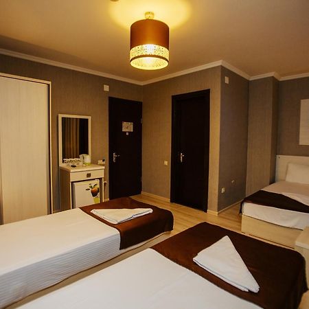 Hotel & Cafe Batus Batumi Exterior foto