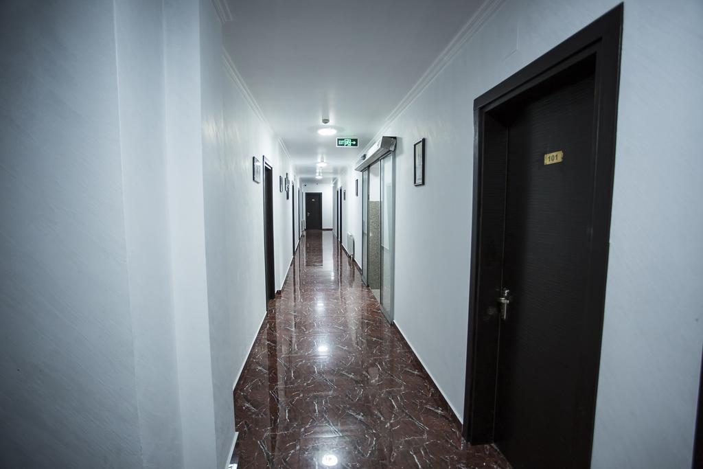 Hotel & Cafe Batus Batumi Exterior foto