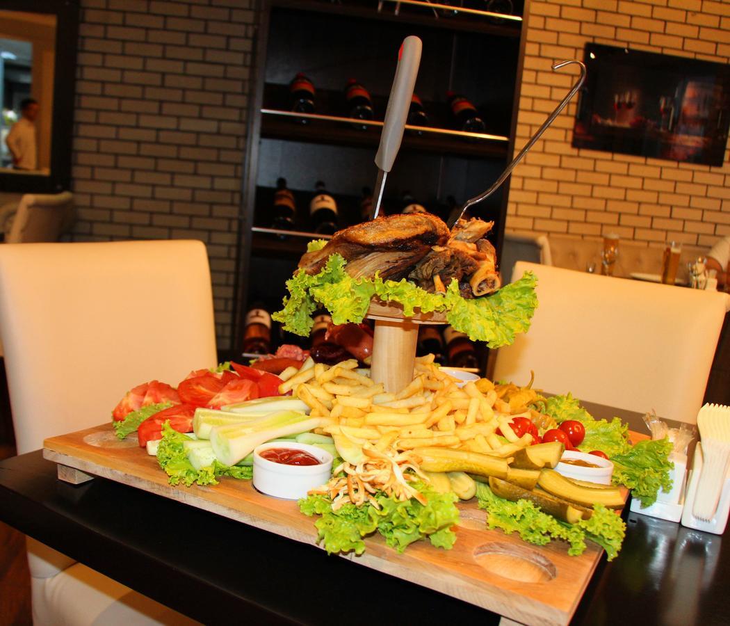 Hotel & Cafe Batus Batumi Exterior foto