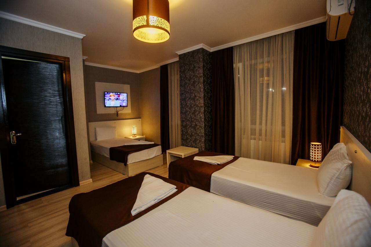 Hotel & Cafe Batus Batumi Exterior foto
