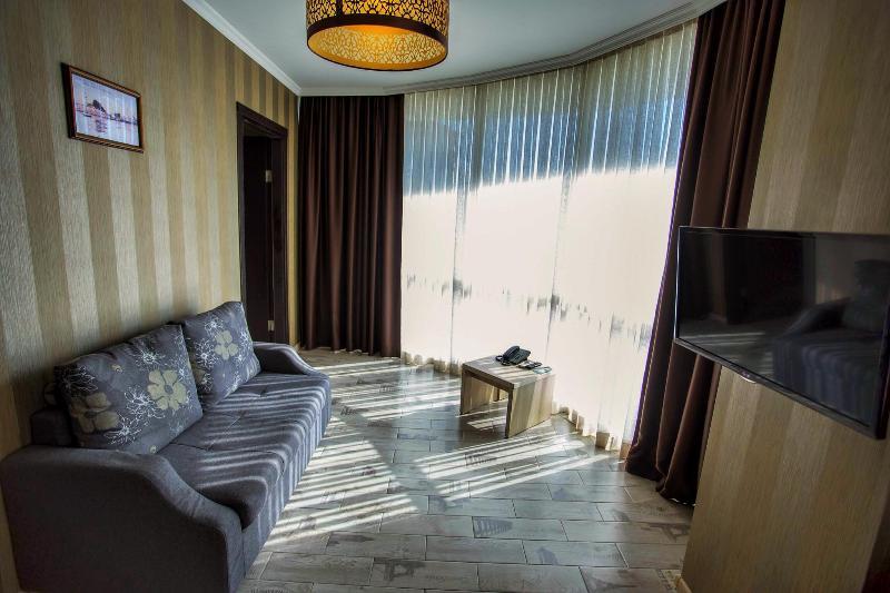Hotel & Cafe Batus Batumi Exterior foto