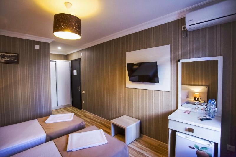 Hotel & Cafe Batus Batumi Exterior foto